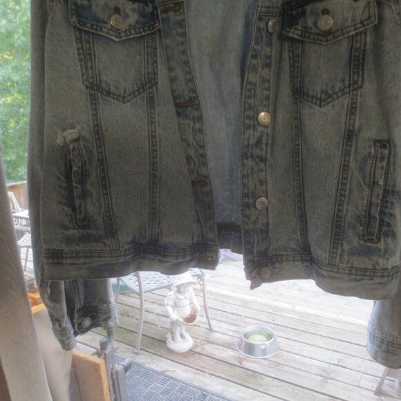 Bluenotes Deliberately Distressed Acid Washed Women's Denim Jean Jacket - Size M - Picture 4 of 13